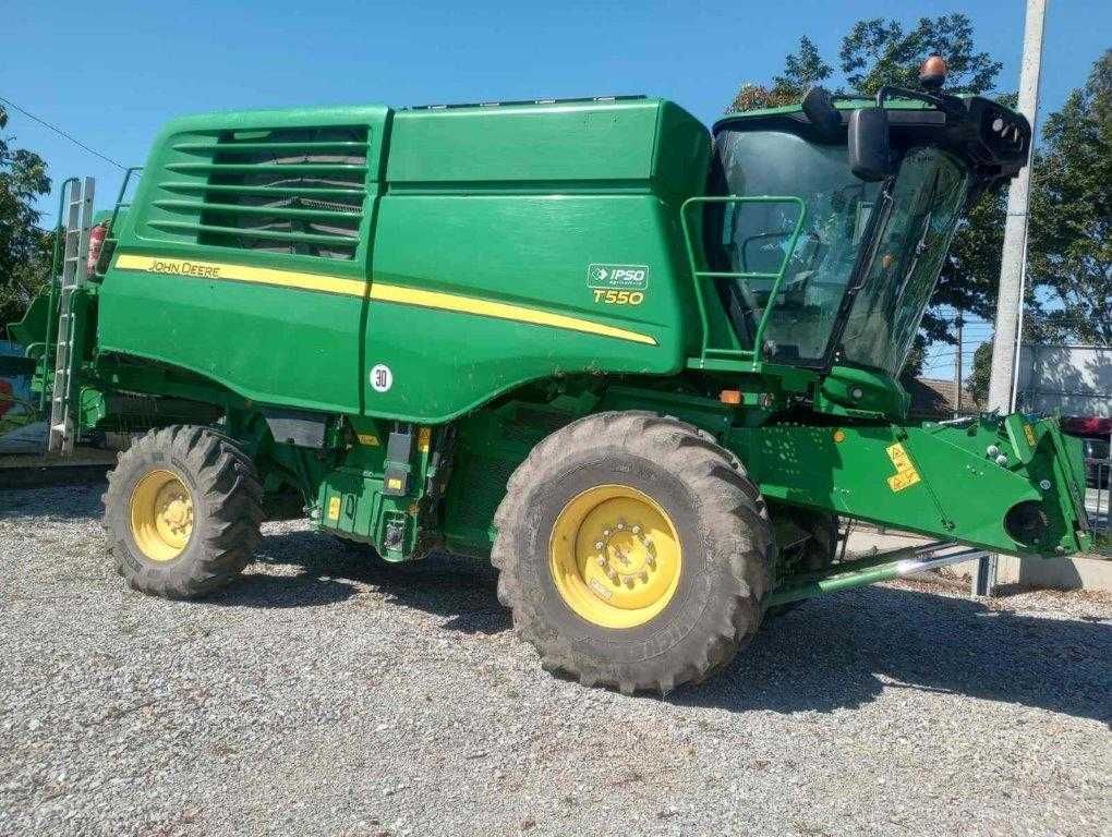 Combina John Deere T 550