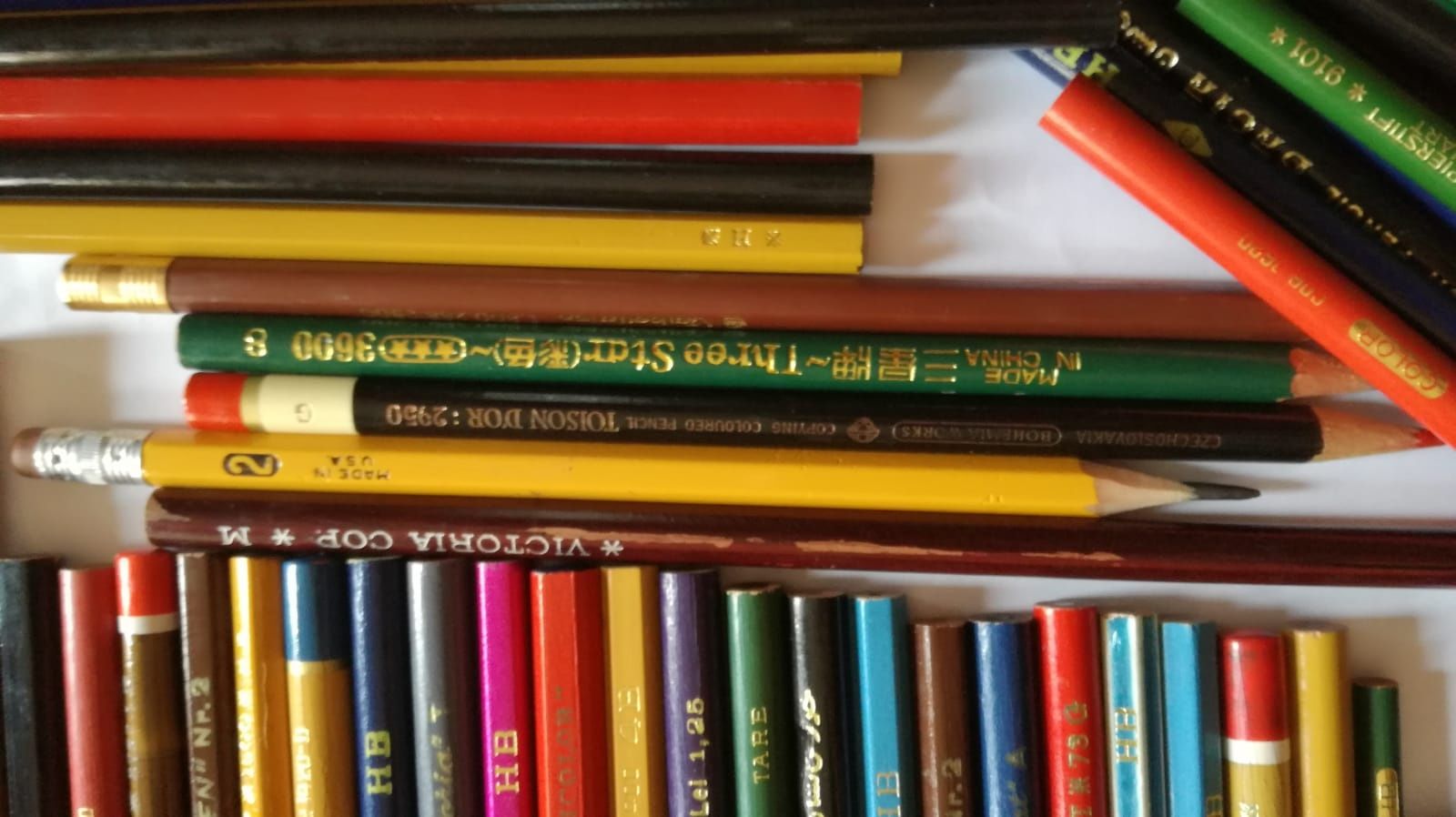 Creioane vintage de colectie