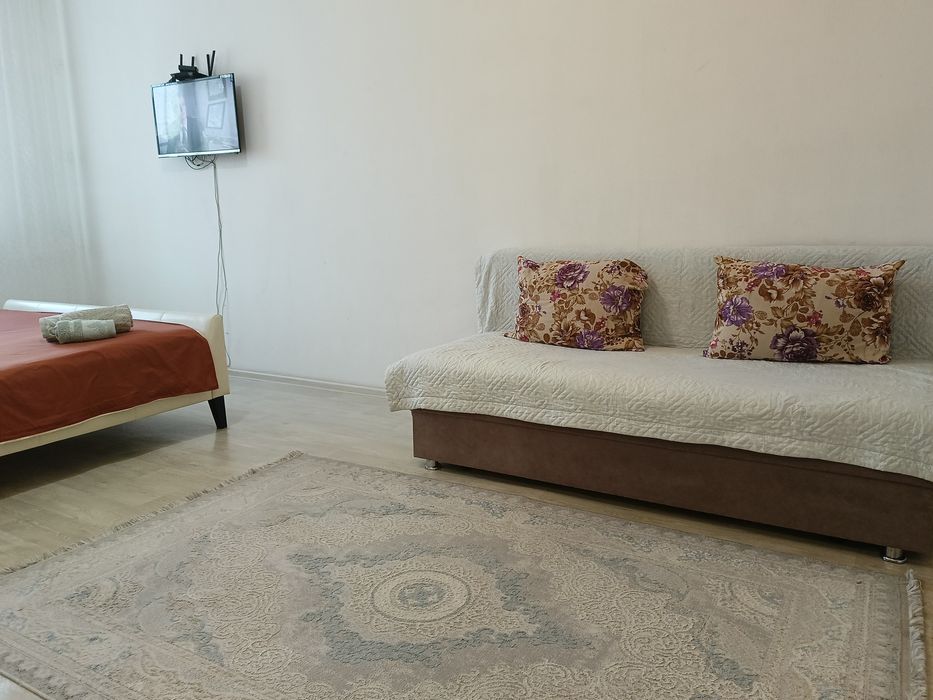 Срочно сдам Посуточно 1 комн кв Бараева 21