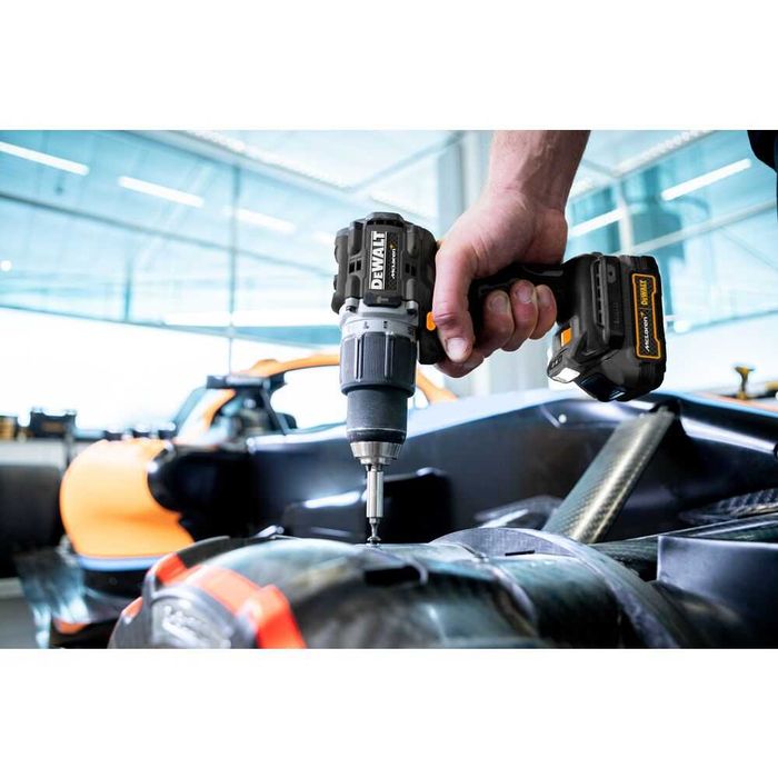 Винтоверт ударен DeWALT DCD85M McLaren F1 Team , 18V, 90 Nm + куфар