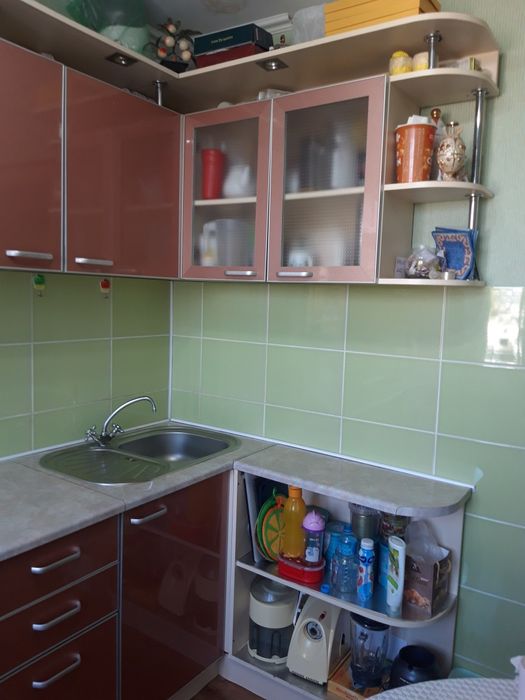 Продам кухонный гарнитур .