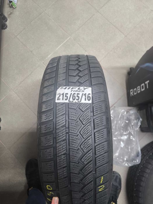 Cauciucuri iarna 215/65/17