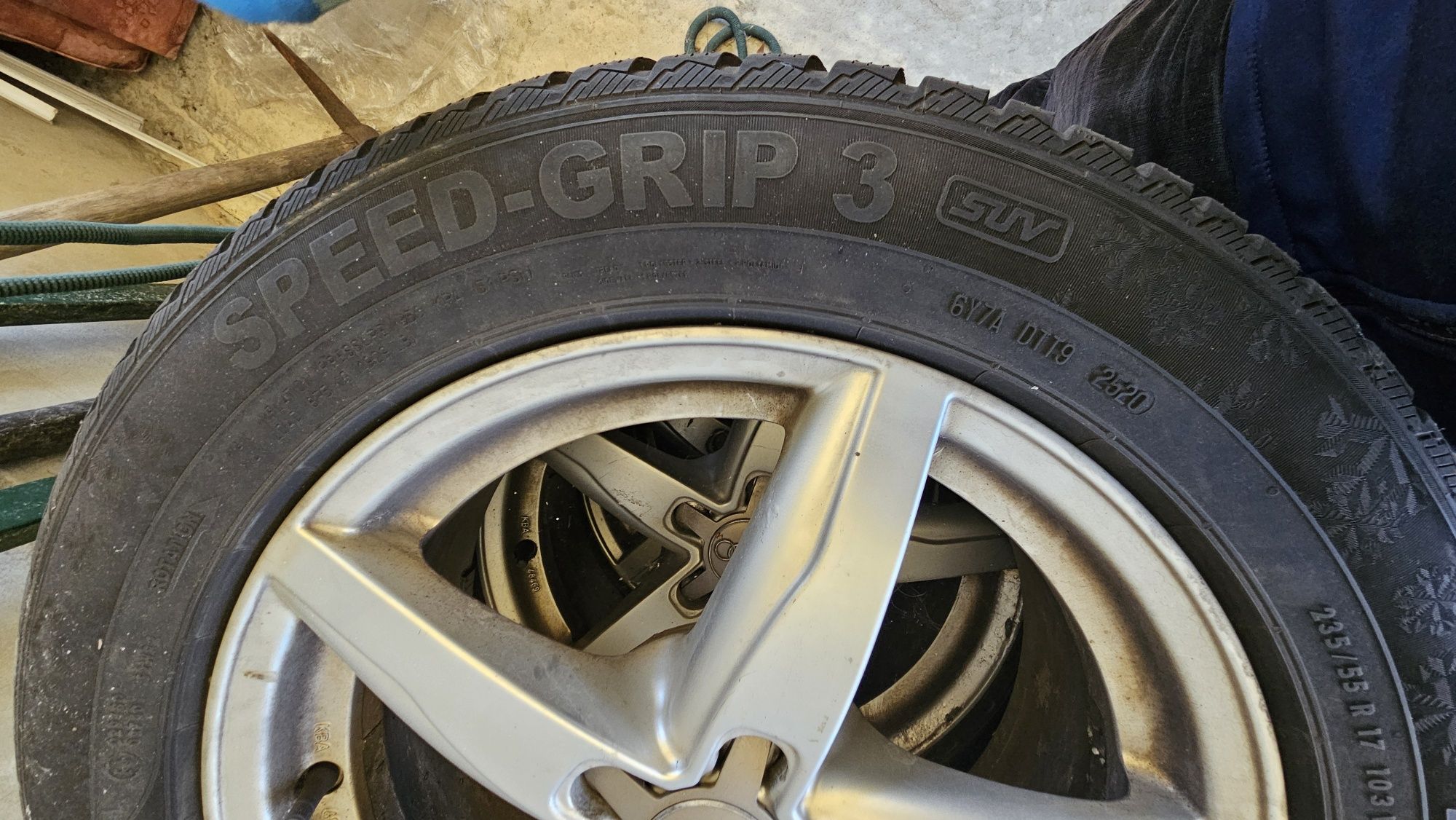 Зимни гуми с джанти и сензори за налягане 235/55/17 AUDI