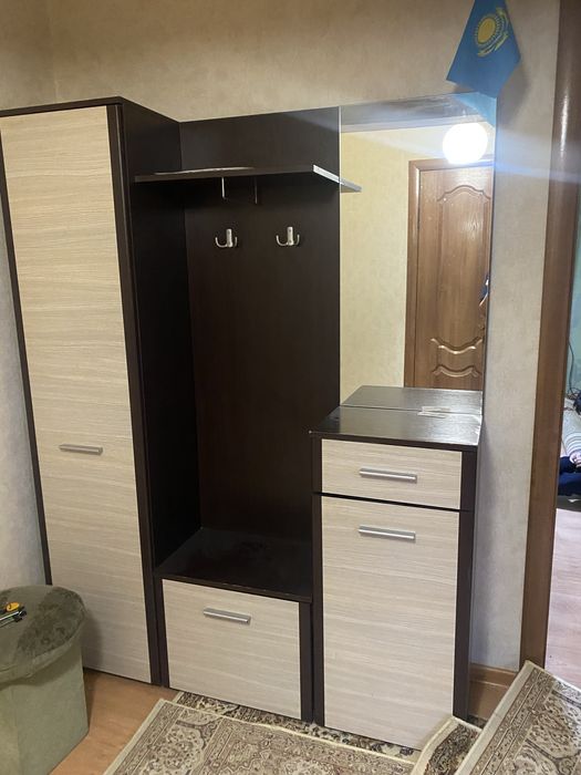 продаем прихожую