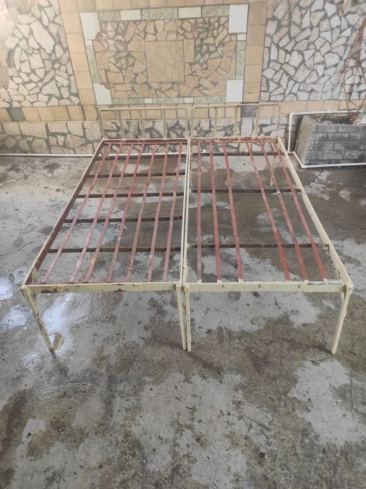 Кровать железная