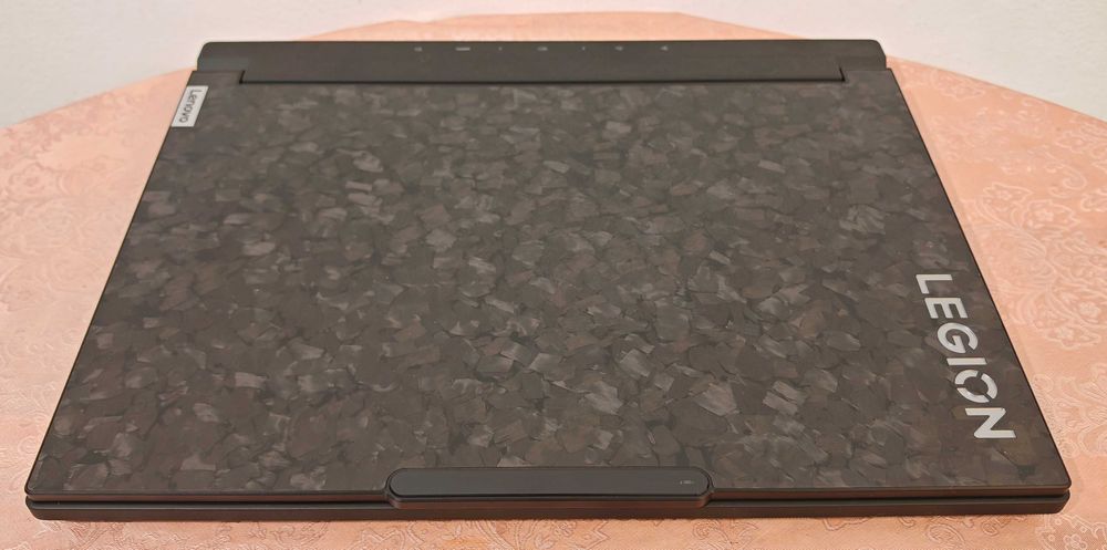 RTX 4090 16GB/Core i9-14900HX/32GB RAM/1TB SSD/3.2K Mini LED 1200nits.