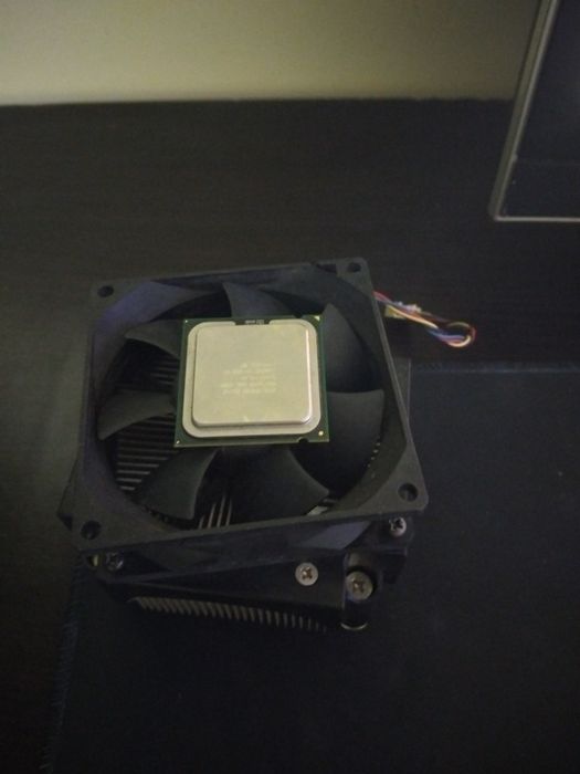 Procesor pentium dual-core e2140 + cooler