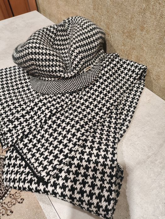 Продам берет с шариком