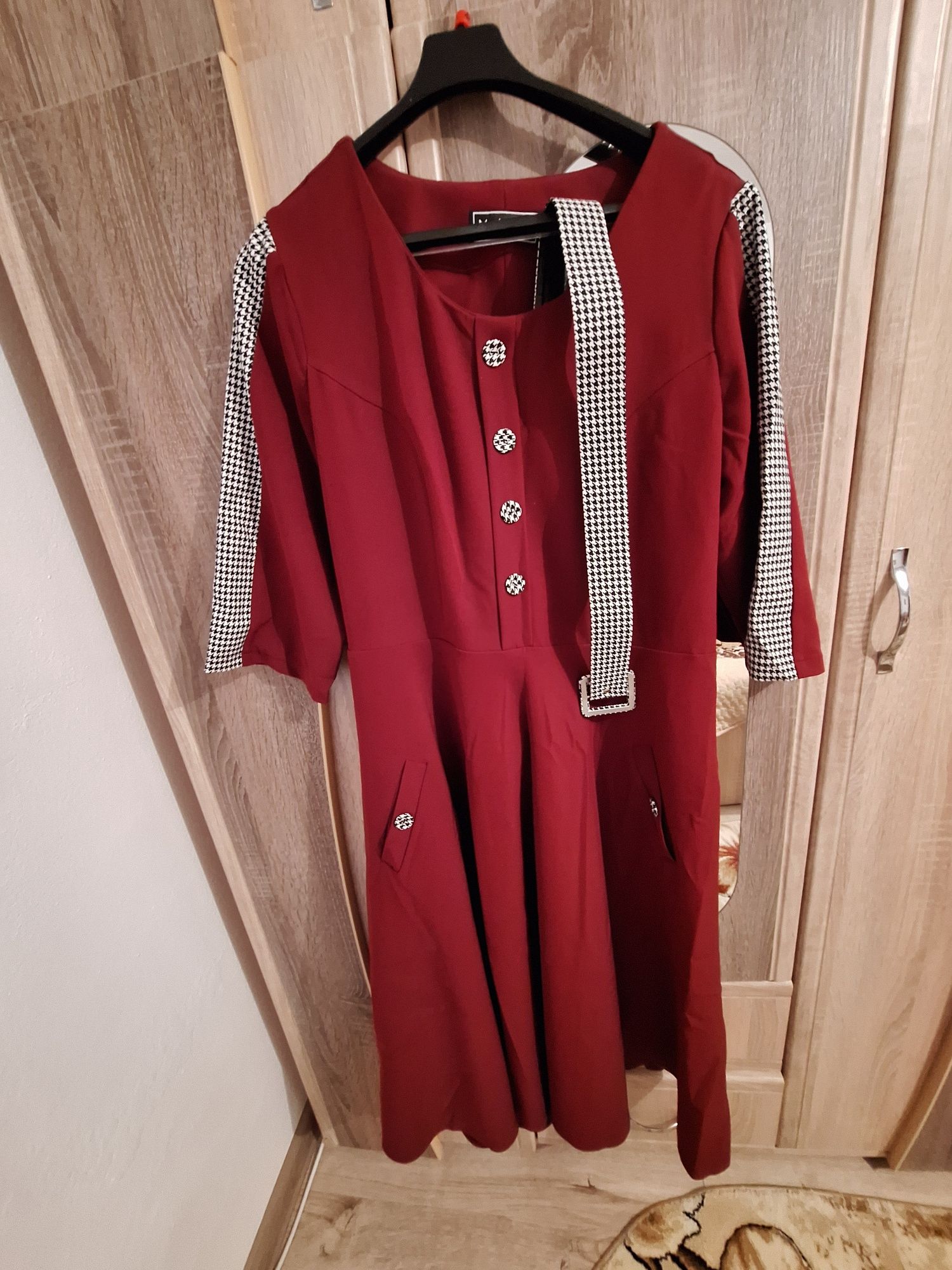 Vând rochie eleganta damă