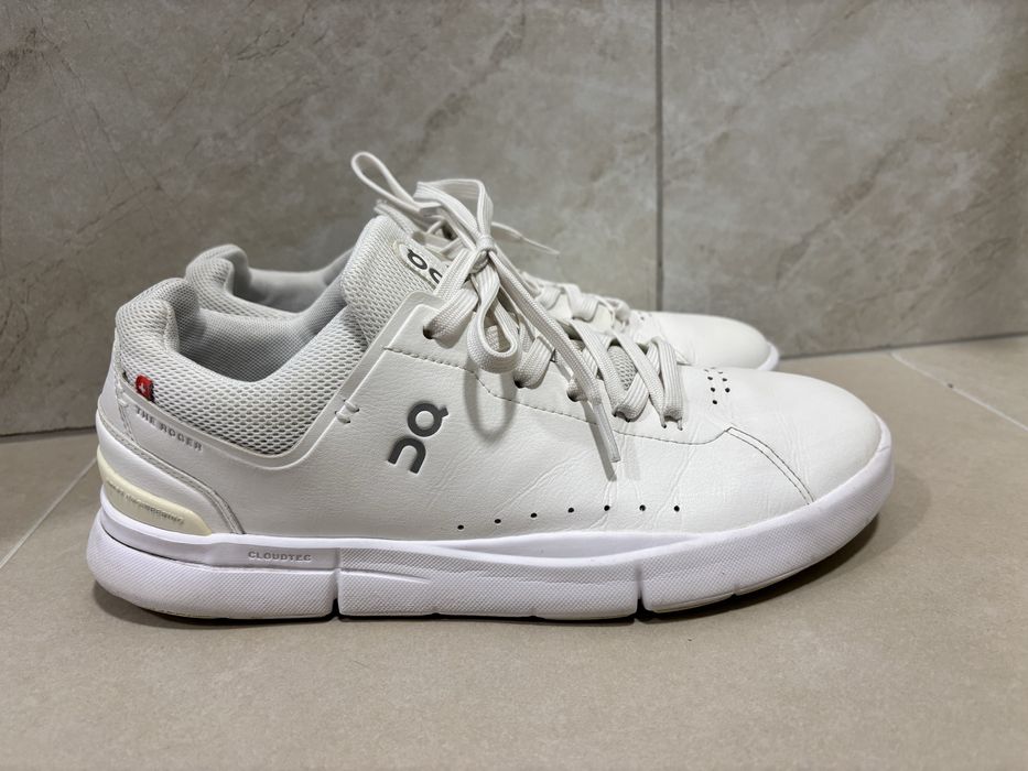 Adidasi on cloud roger 43