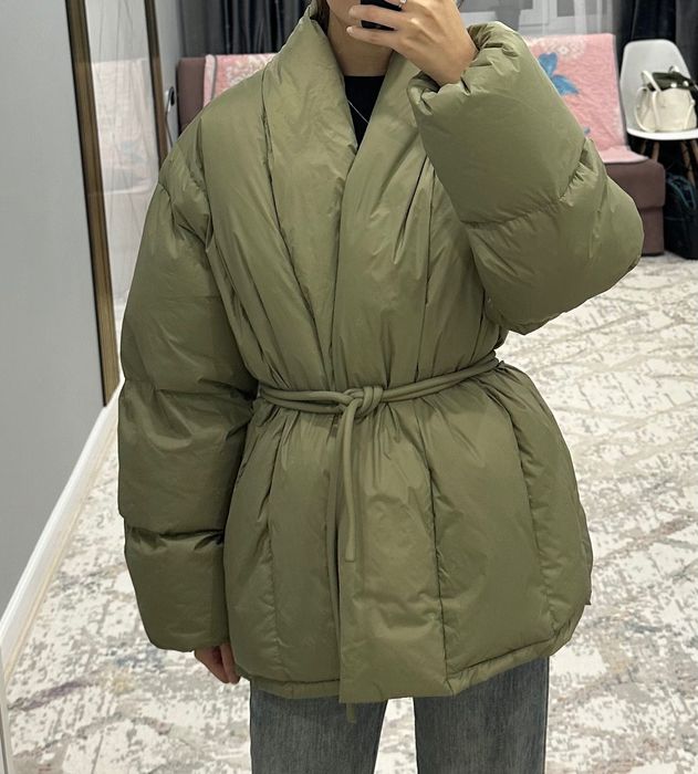 Новая куртка с этикеткой