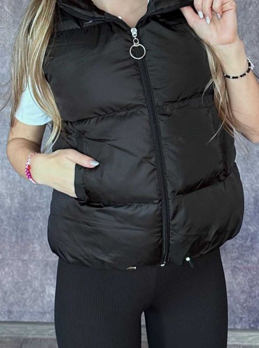 Дамски къс капитониран елек