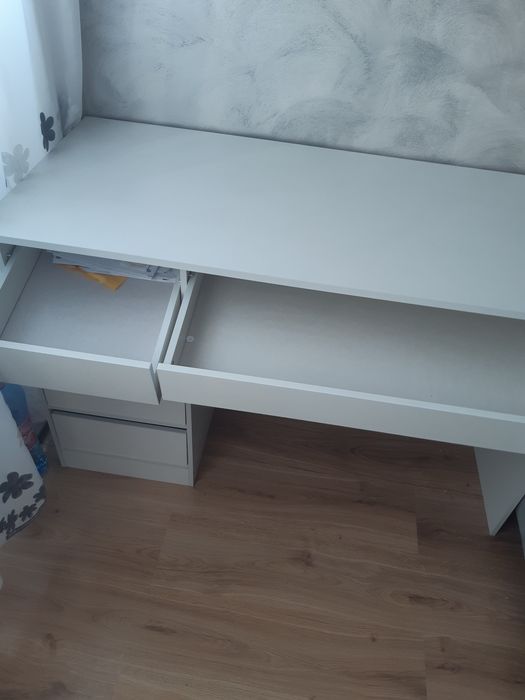 Birou alb, nefolosit