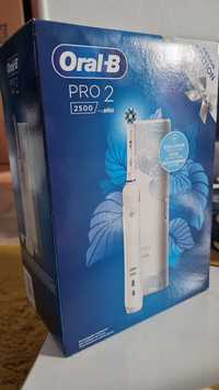 Vând Periuta de dinti electrica Oral-B Pro 2 2500 Design Edition