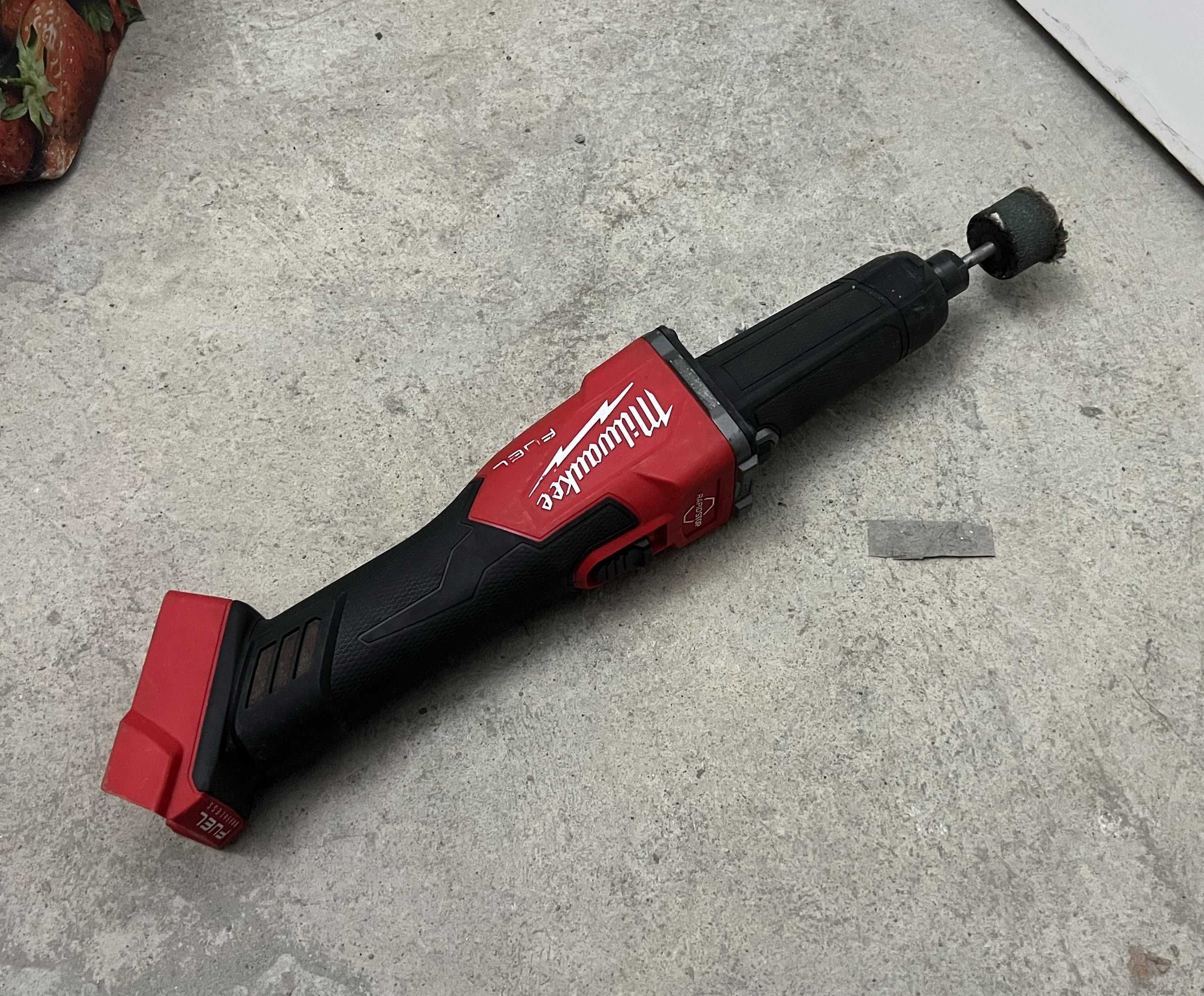 Polizor drept Milwaukee M18 FDGRB - corp