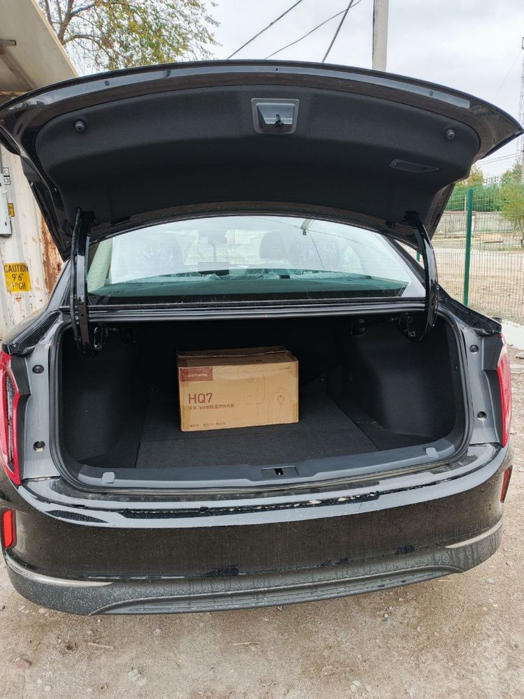 Hongqi E-QM5 500 km
