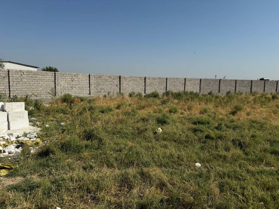 Земля своя не жилой Ахангаранская дорога Yangi hayot MFY 16000 за сотк