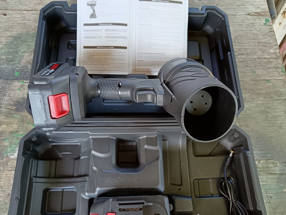 Suflanta electrica, 2 acumulatori, încărcător, geanta depozitare