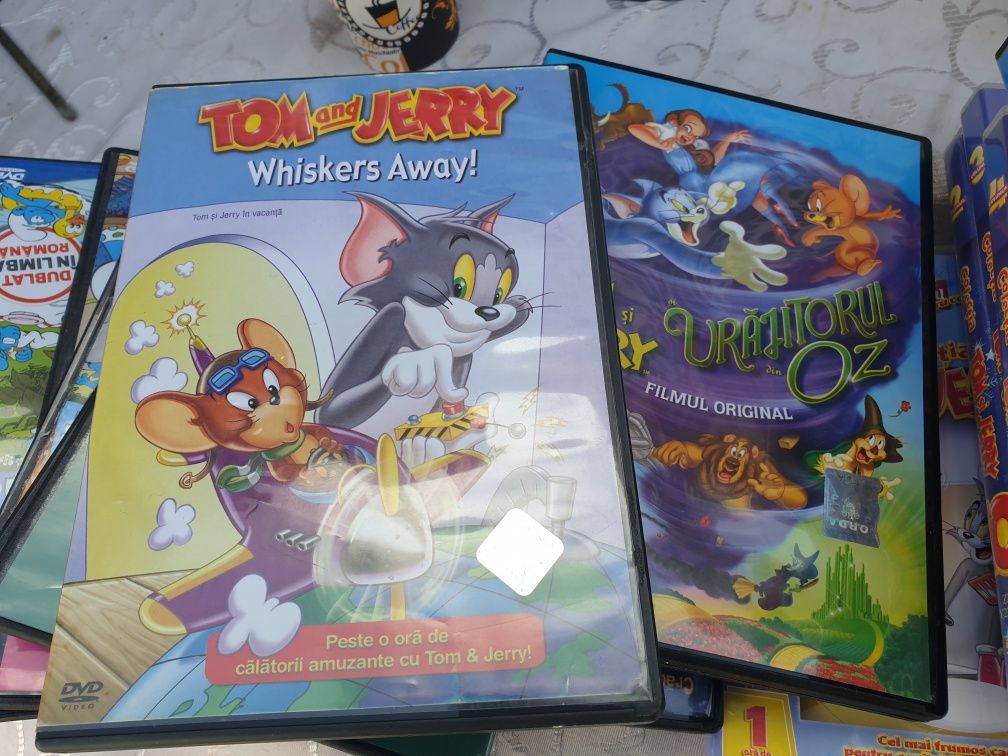 Vand dvd tom si jerry 20 lei buc