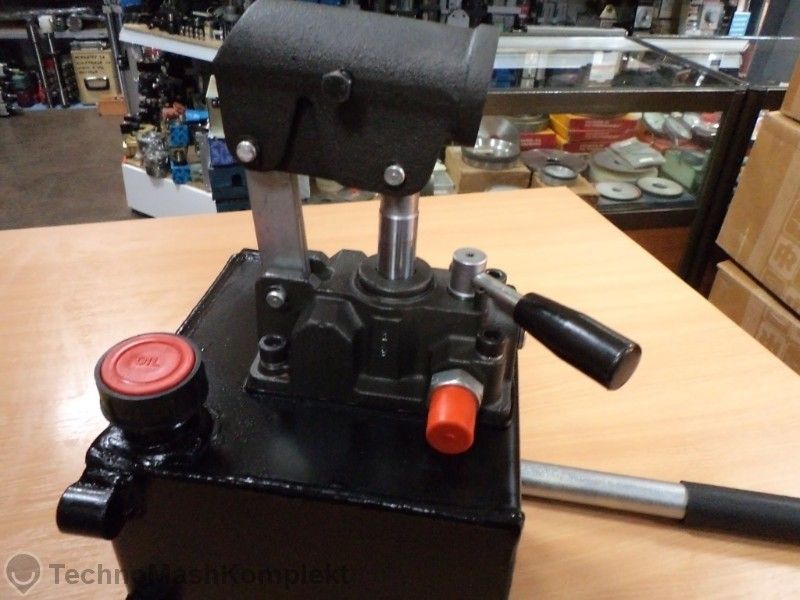 ръчна хидравлична помпа