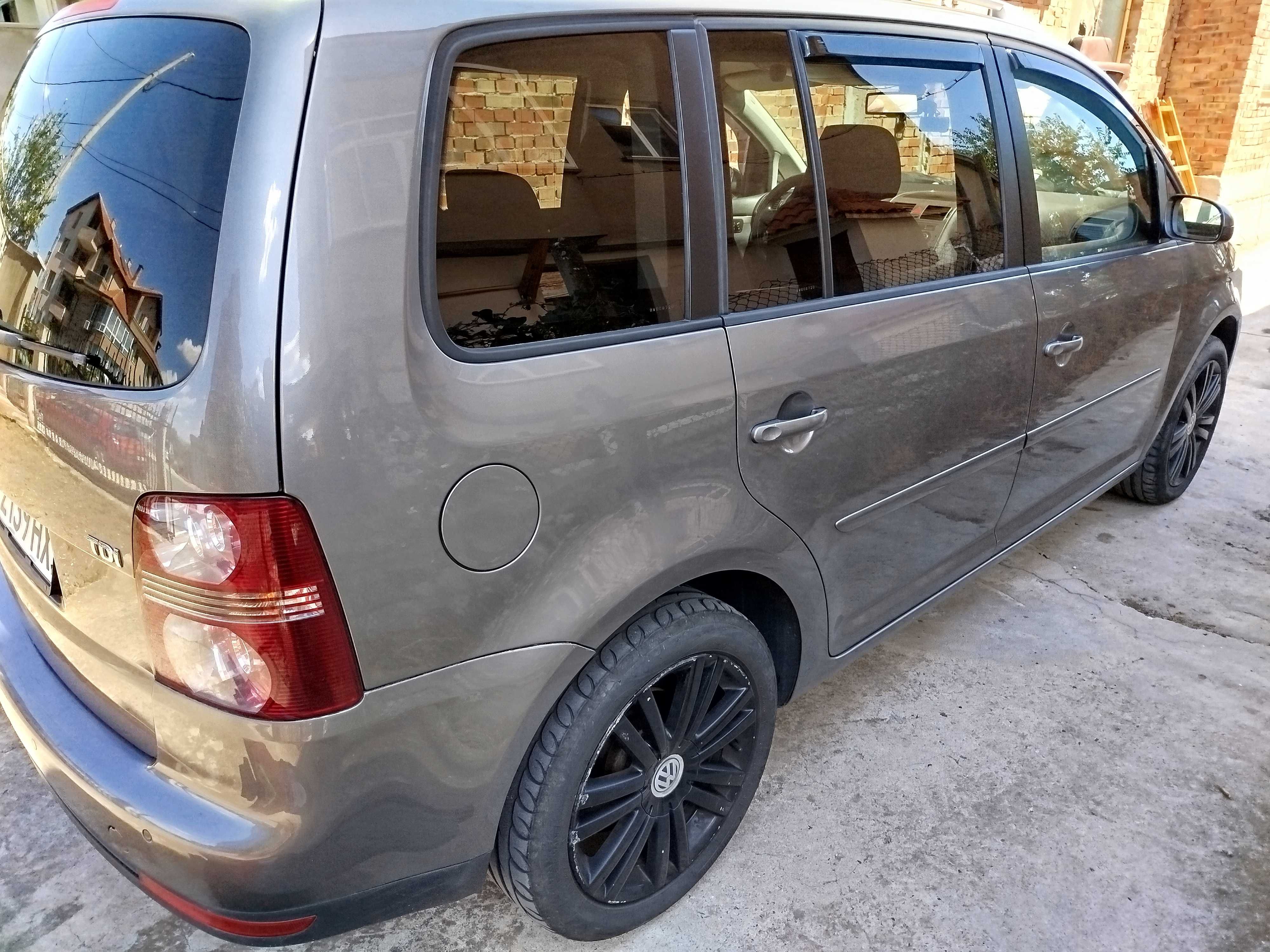 Продавам VW Touran