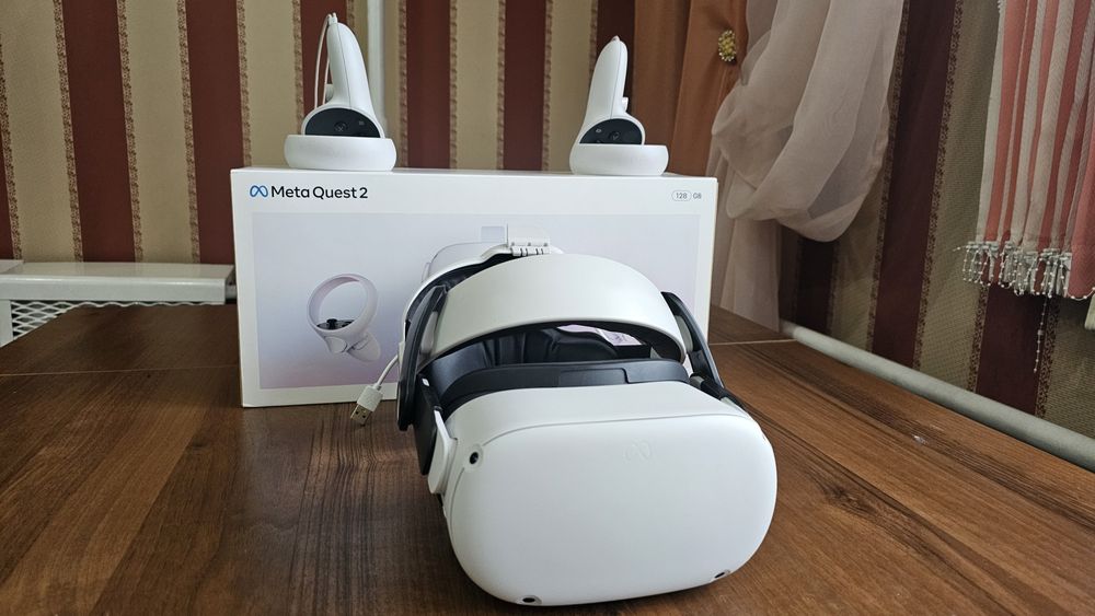 VR-гарнитура Meta Quest 2 (128ГБ)