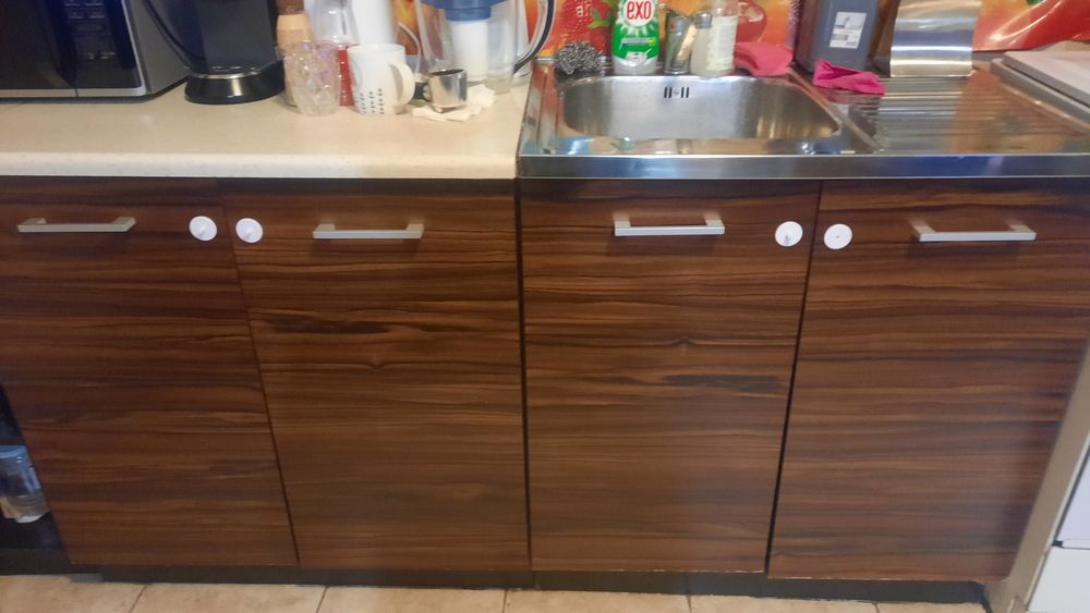 Кухня с мивка и батерия