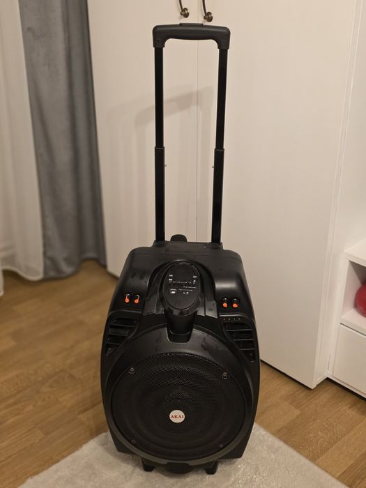 Boxă portabilă cu microfon Akai