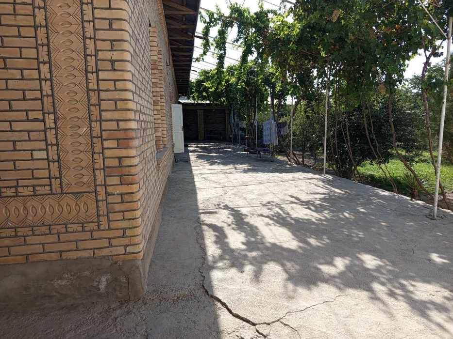 Ховли сотилади, Эски шахарда