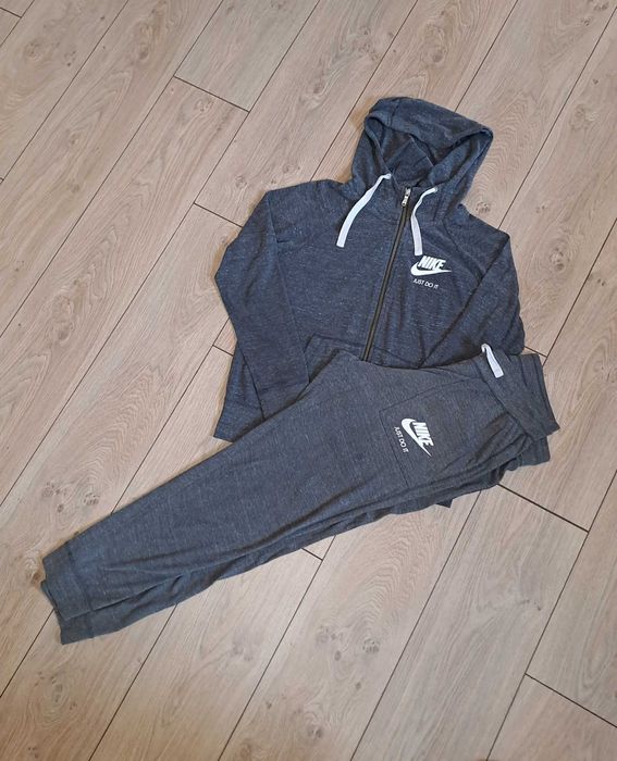 Дамски комплект Nike