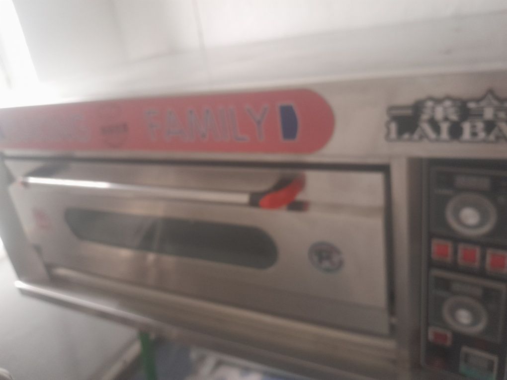 Срочно продаю универсальную духовку