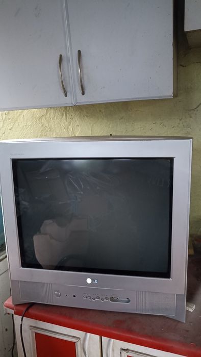 Продам телевизор LG