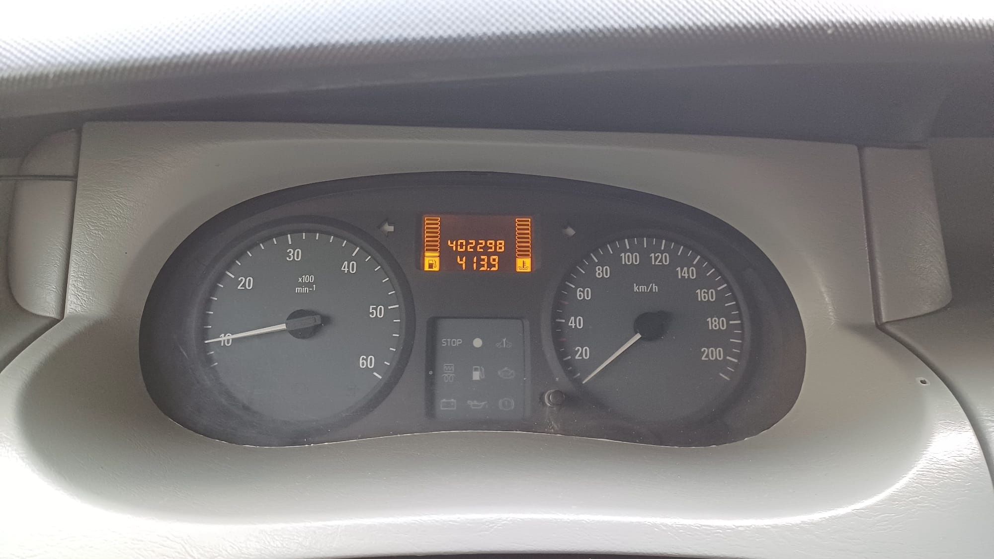 Vând Opel Vivaro