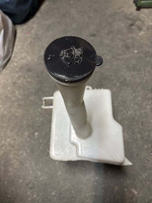 Бачок омывателя максима А32