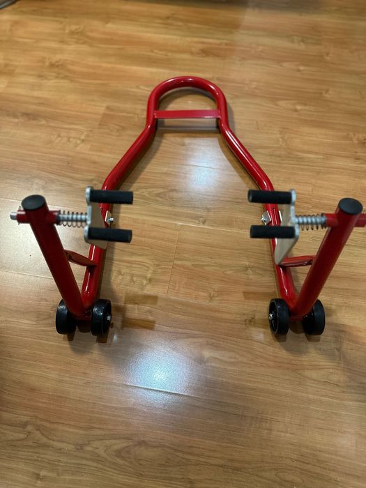 повдигащи стойки за мотор