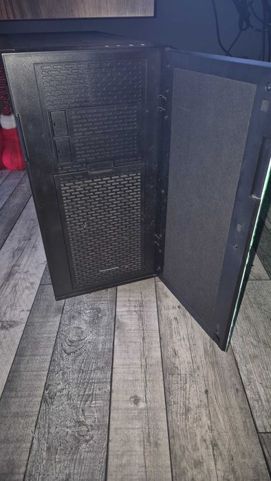 Carcasa Thermaltake suppressor f31