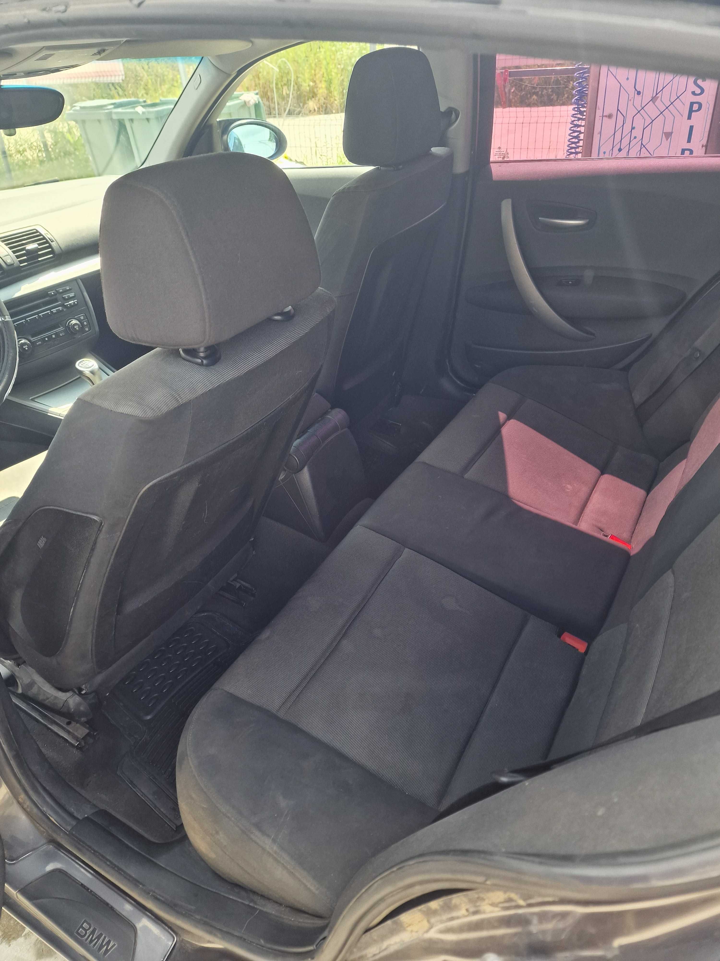 BMW seria1 an 2005 pret 2300€ NEGOCIABIL