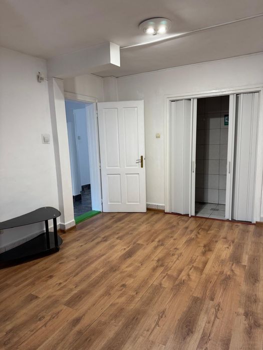 Inchiriez spatiu comercial zona Tudor