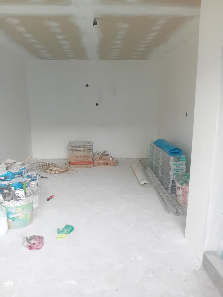 Debarasari apartamente, mobila,moluz,ras pereti Galati