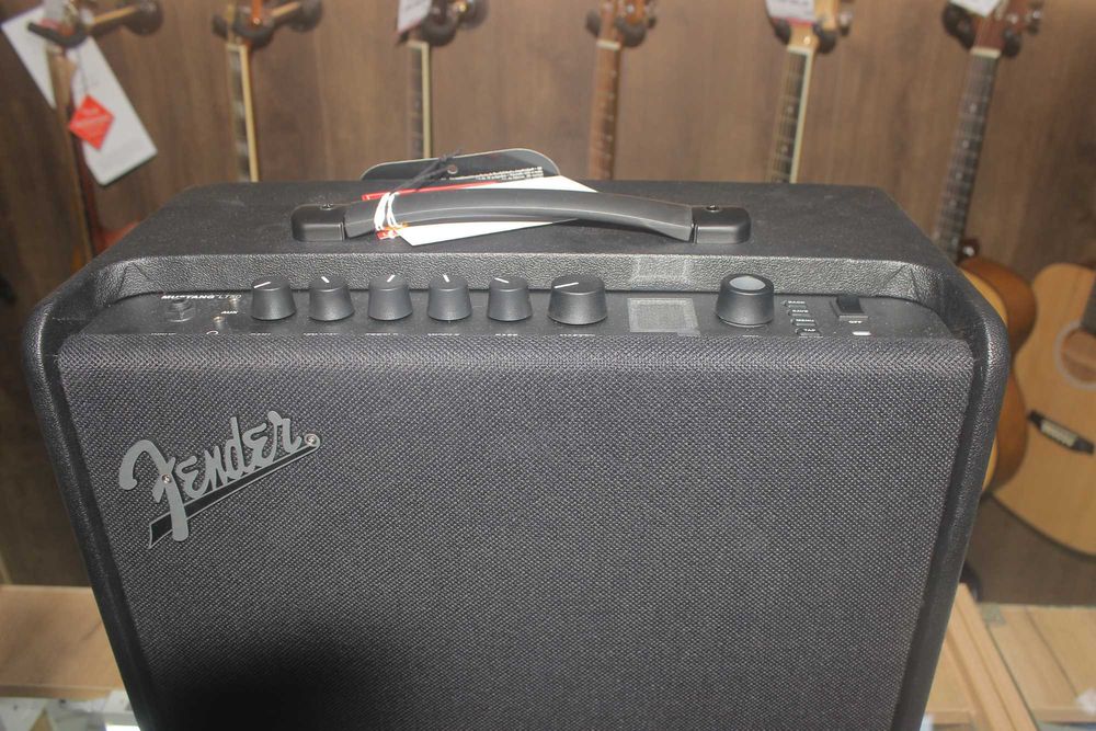 Комбоусилитель для гитары Fender Mustang® LT50