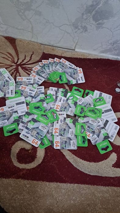 Хит флешка 64гига