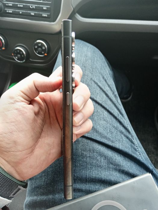 Продаётся телефон Samsung S24 Ultra 256  гб