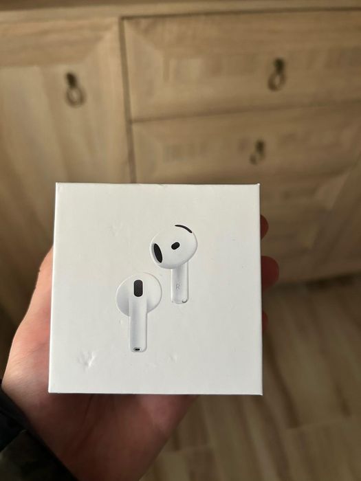 Airpods 4 noise cancelling
