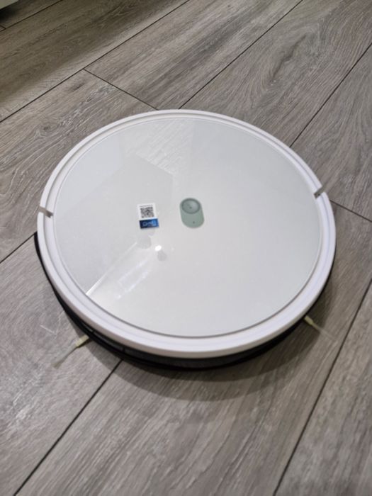 Продавам  прахосмукачка  робот