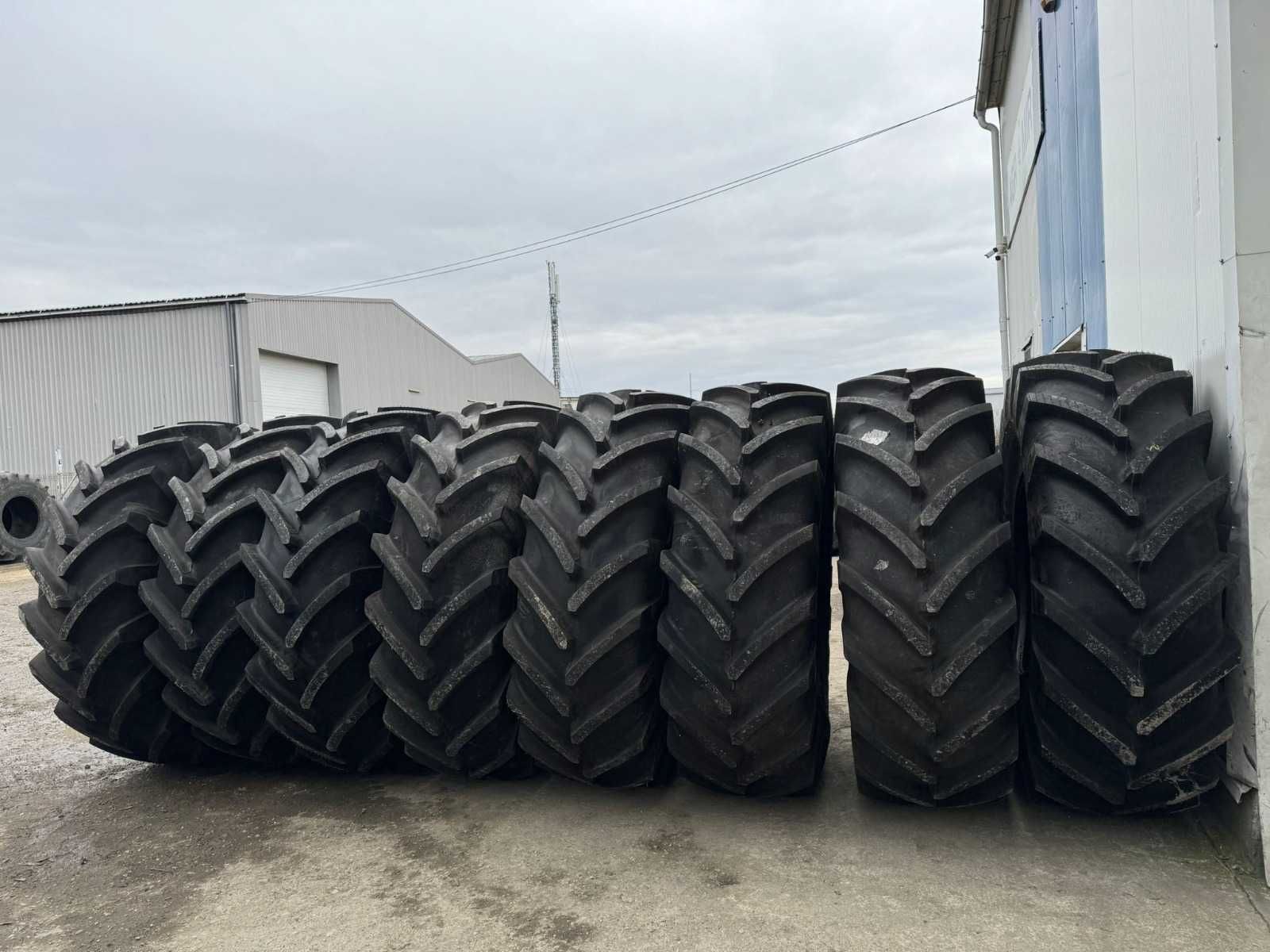 650/75r32 Cauciuc combina john deere de Ocazie