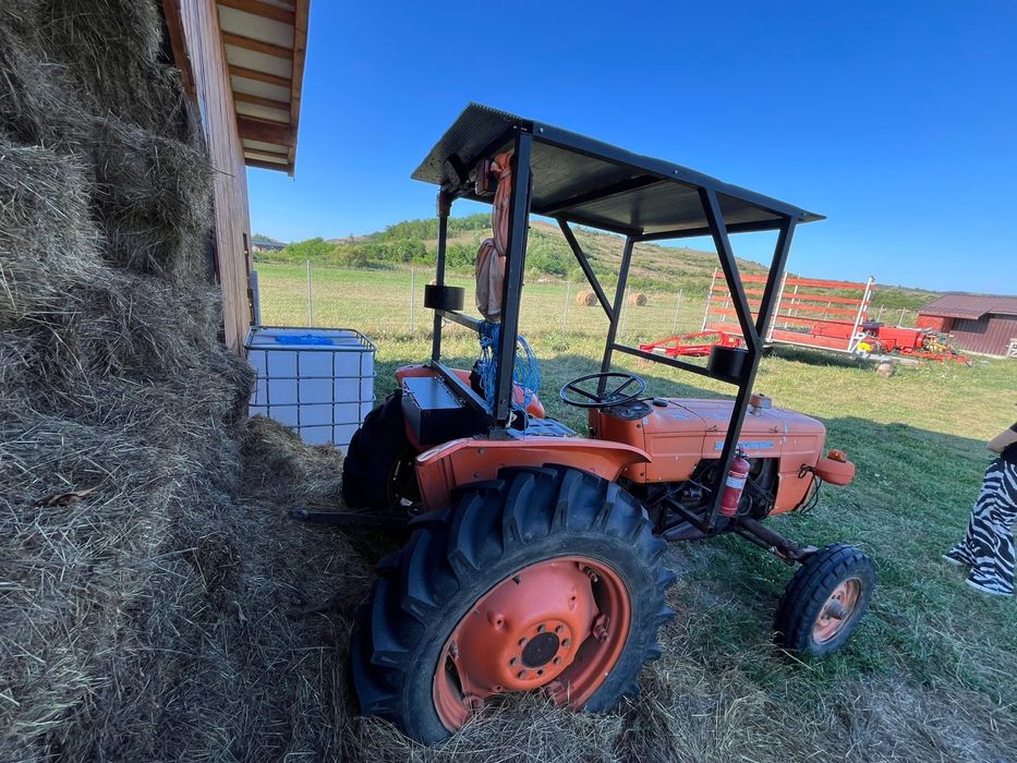 Tractor cu utilaje -balotiera -cositoare -grebla-remorca peridoc