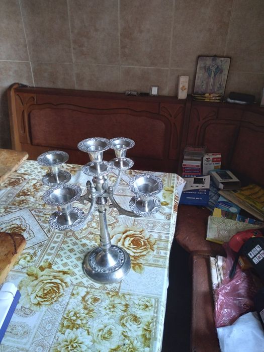sfeșnic pentru 5 lumanări în perfectă stare înălțime 37 centimetri