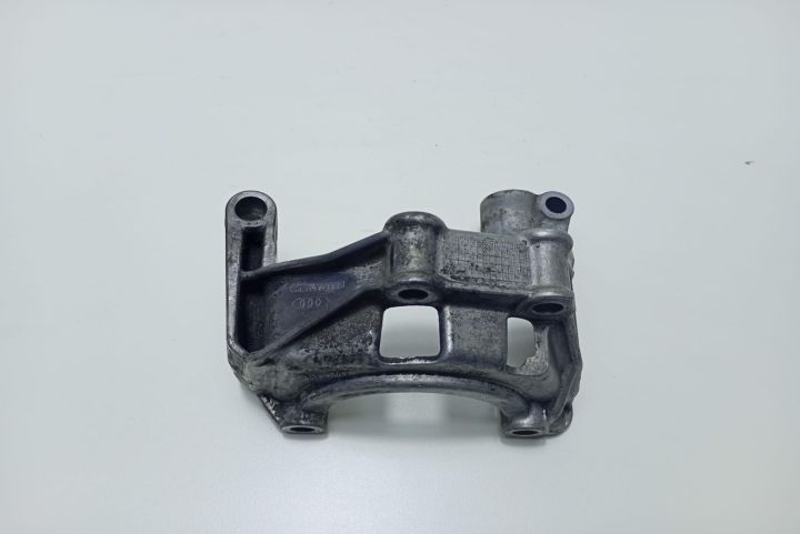 Suport Pompa servodirectie 06E145393E Audi A4 B7 seria