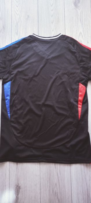 Vând tricou de fotbal cu Lyon