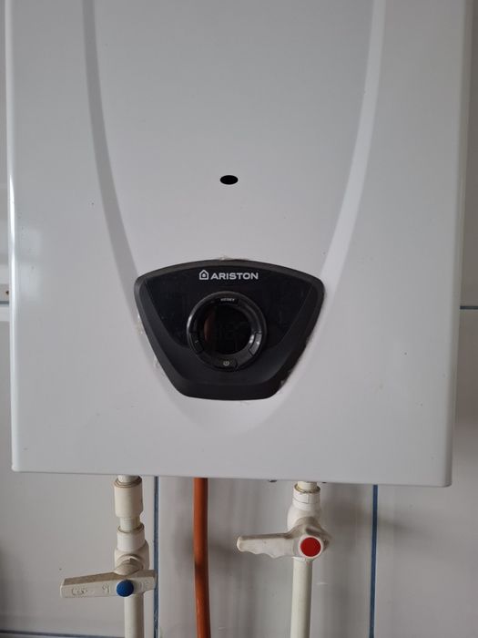 Instant apă caldă, GPL,Ariston Fast Evo X Dispay 11 EU 11 L/min